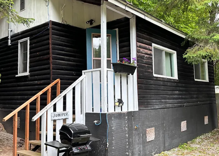 Lakefront Hideaway Resort 10 Total Cabins-Lake View, Private Beach
